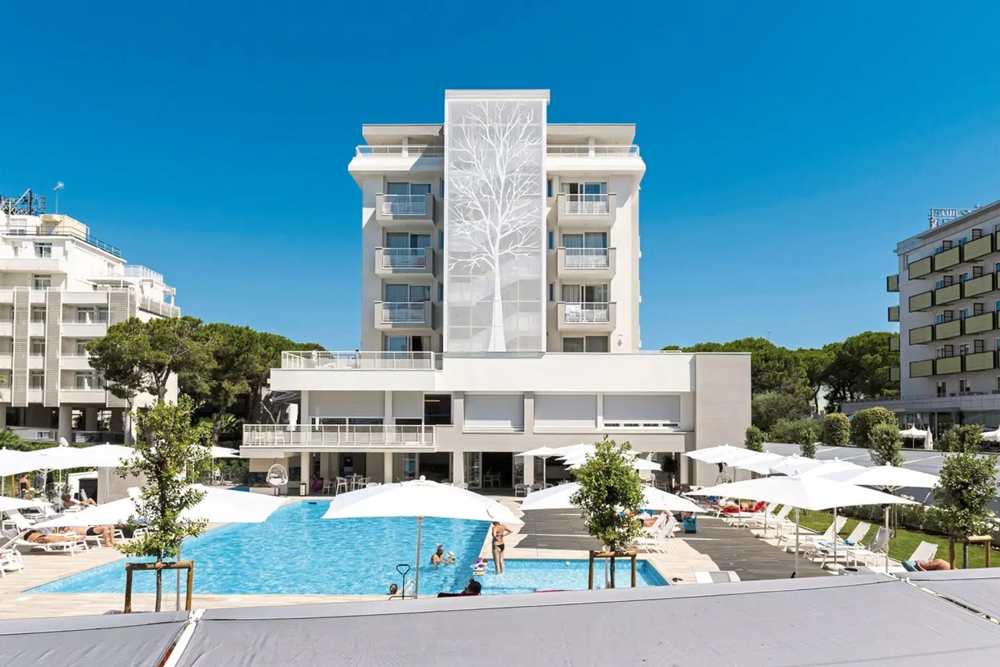 Life Hotel EXTERIOR