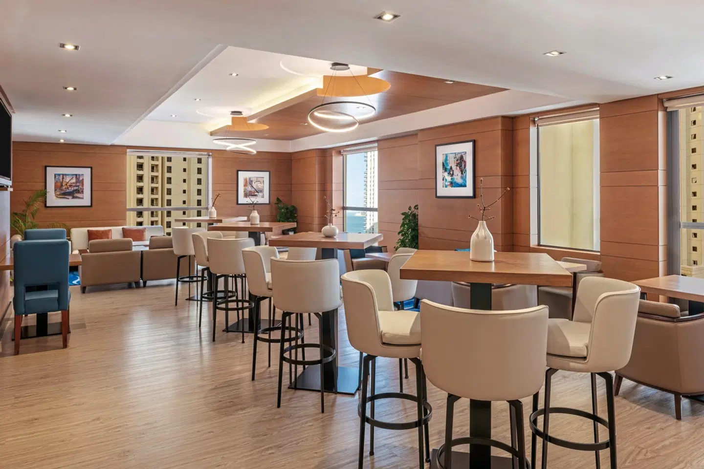 Sheraton The Walk, Dubai Bar