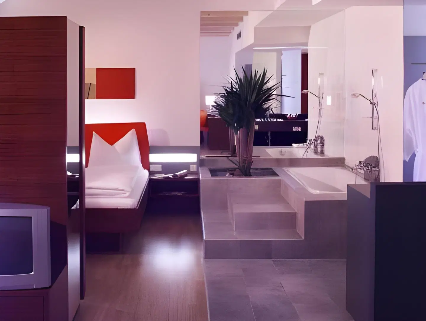 All in Red LOUNGE_LOBBY