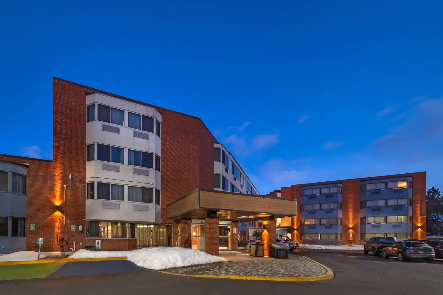 Best Western Plus Ottawa City Centre EXTERIOR