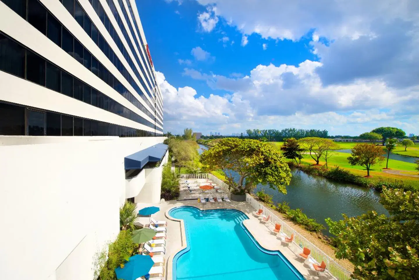 Sheraton Miami Airport Hotel & Executive Meeting Center OUTDOOR_POOL