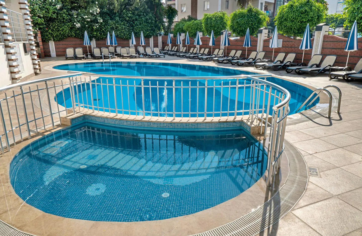 Gardenia OUTDOOR_POOL