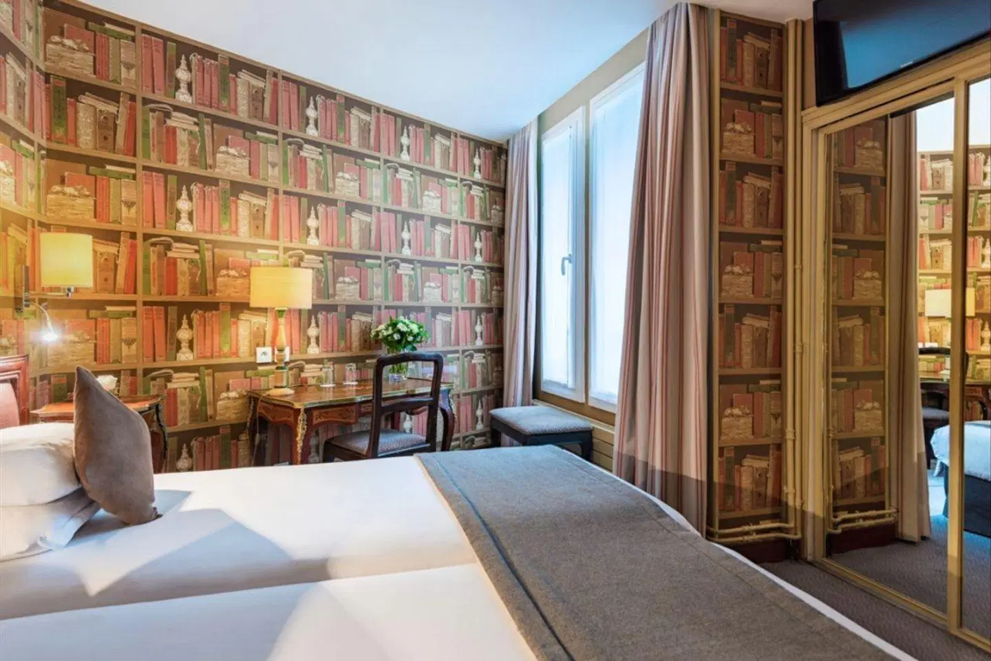 Royal Saint Germain ROOM_EXAMPLE