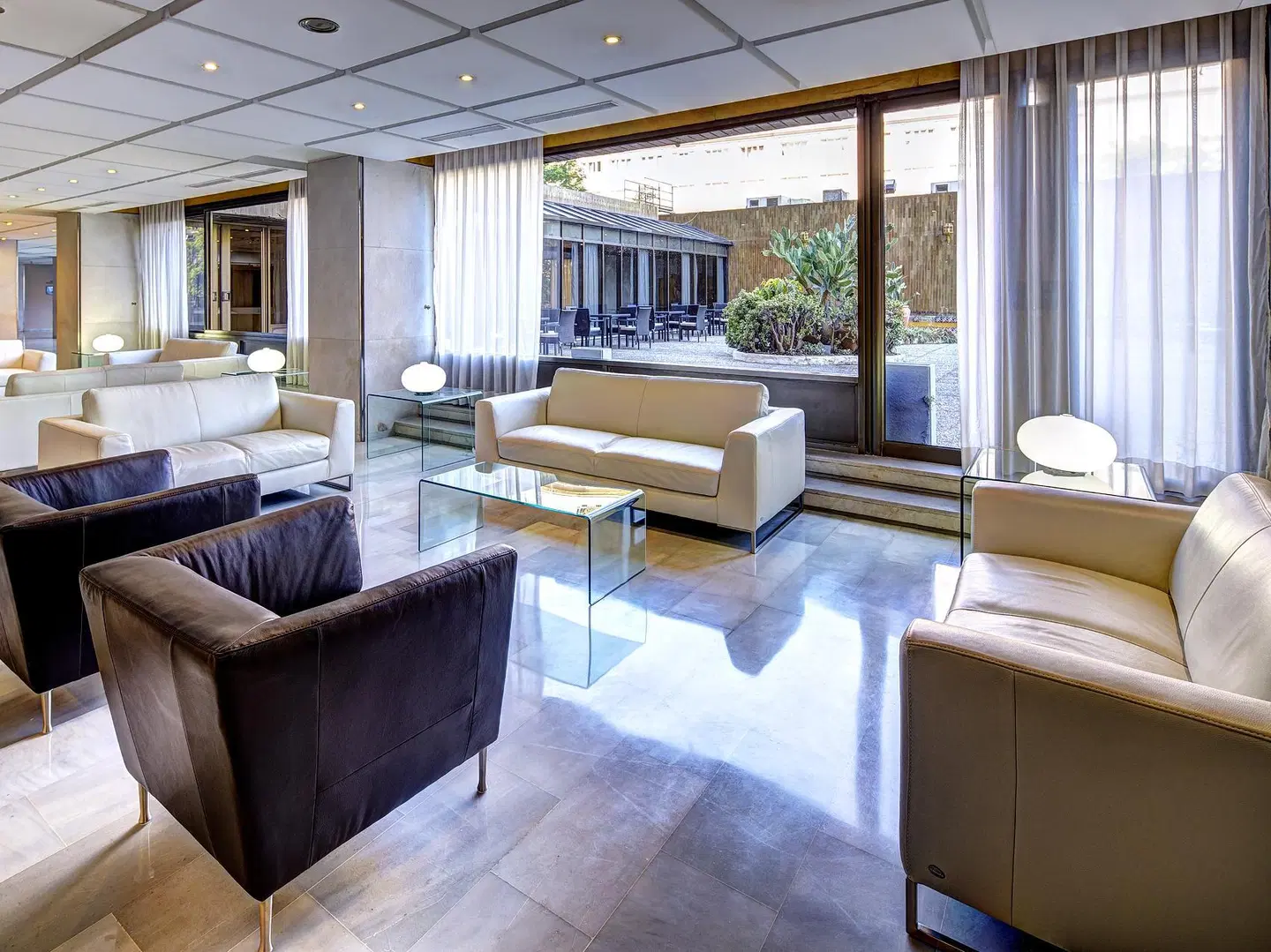 Melia Lebreros LOUNGE_LOBBY