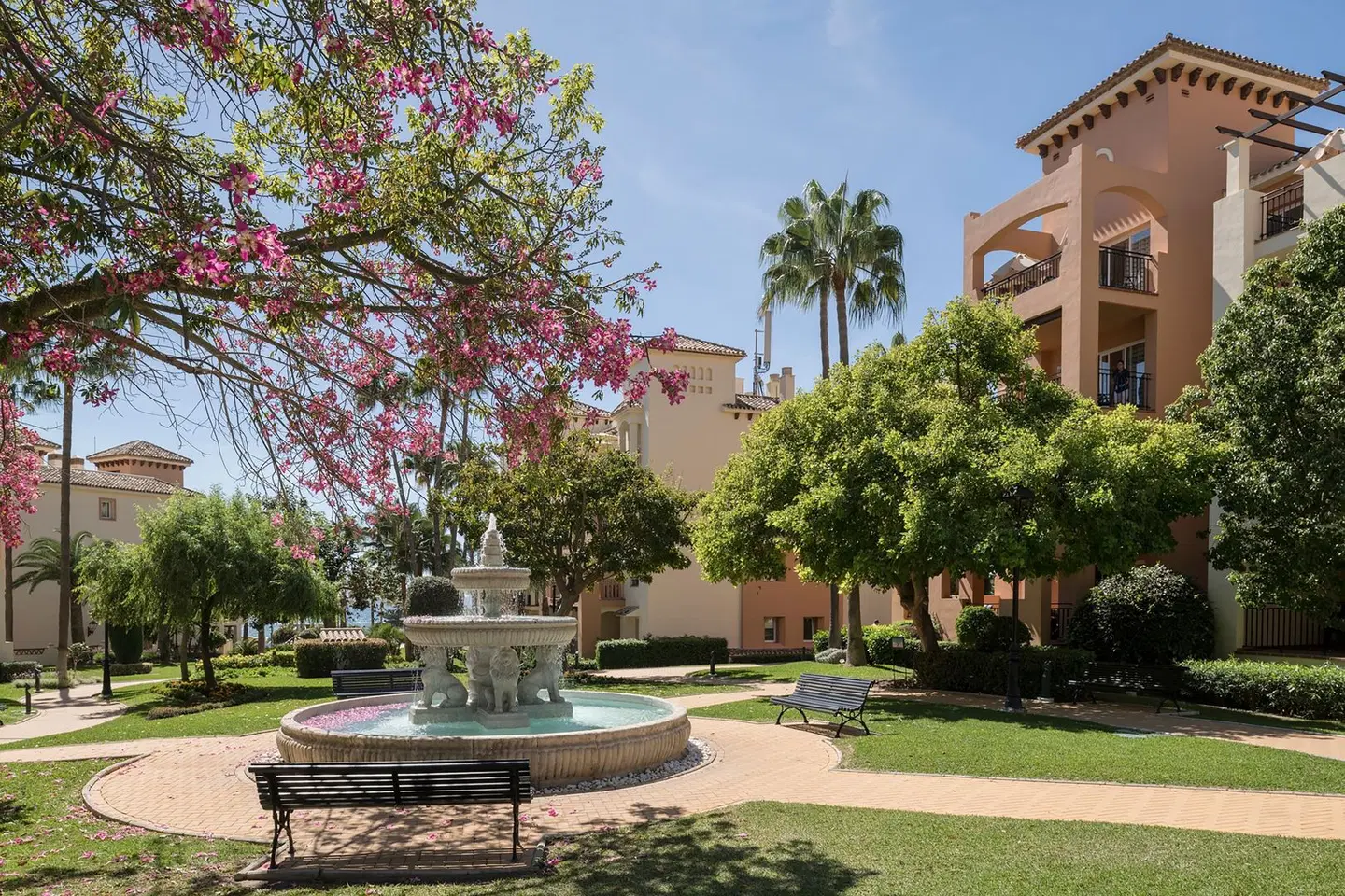 Marriott's Marbella Beach Resort EXTERIOR