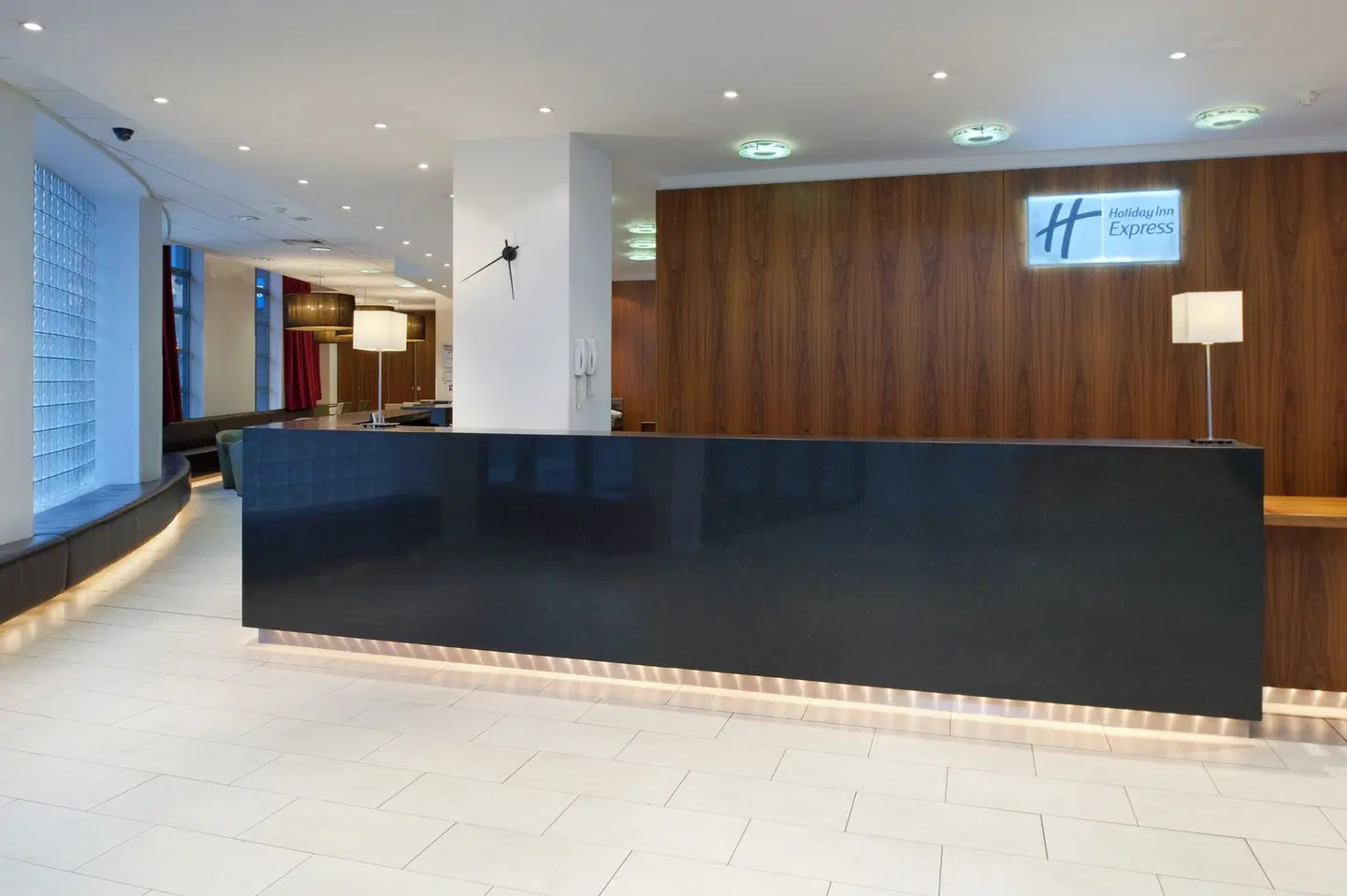 Holiday Inn Express London - City LOUNGE_LOBBY