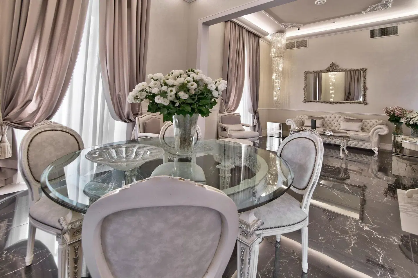 The Moon Boutique Hotel Restaurant