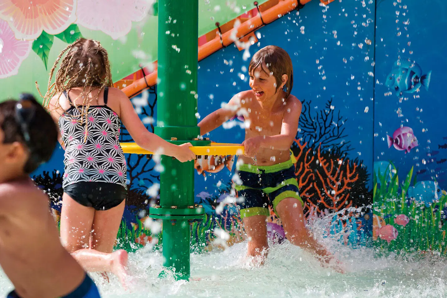 Grand Waterworld Makadi PEOPLE