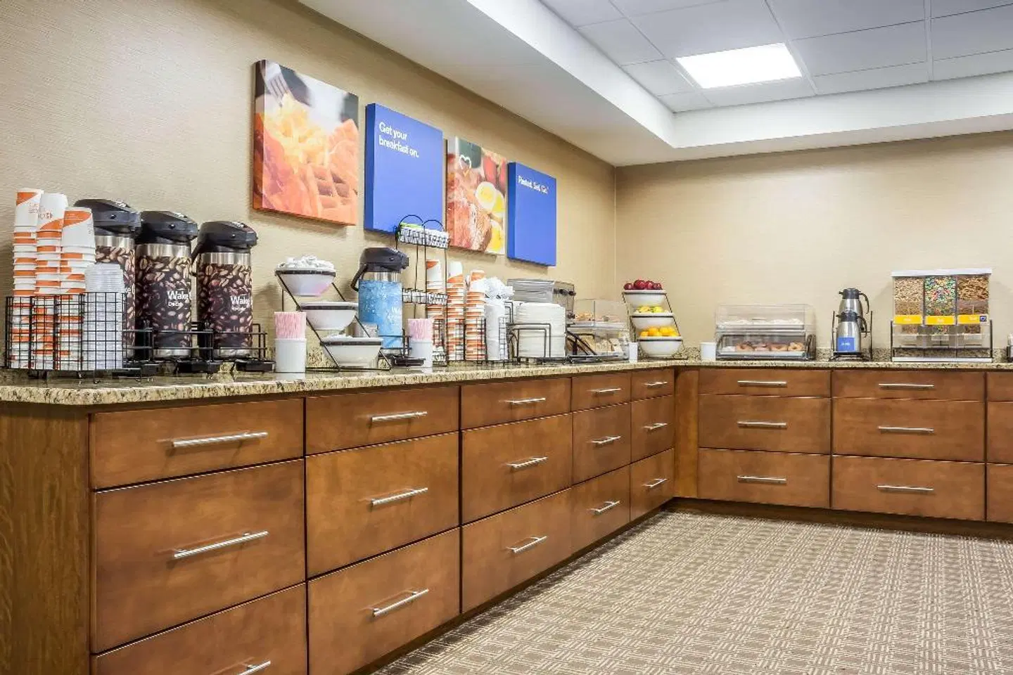 Comfort Inn The Pointe Niagara Falls Bar