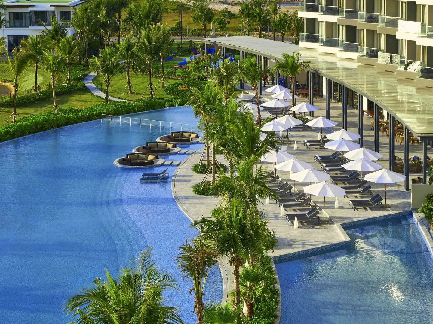 Mövenpick Villas & Residences  Phu Quoc OUTDOOR_POOL
