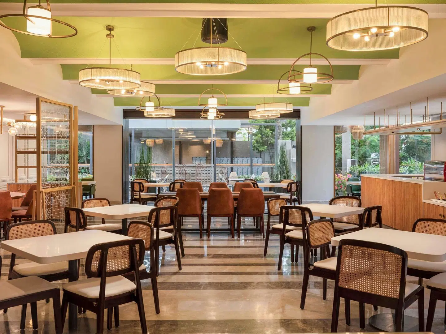Grand Mercure Bangalore Restaurant