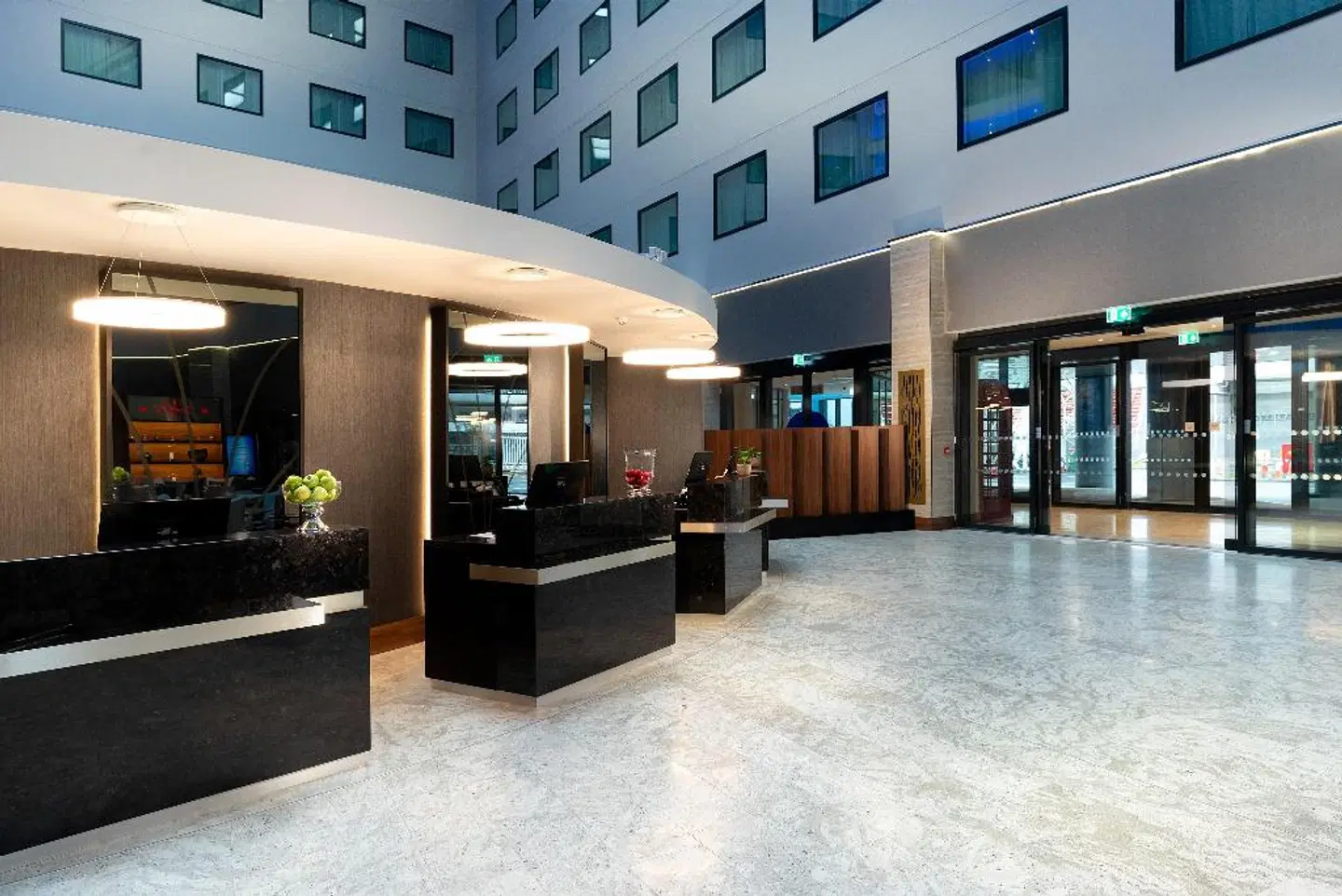 Crowne Plaza London Heathrow T4 EXTERIOR