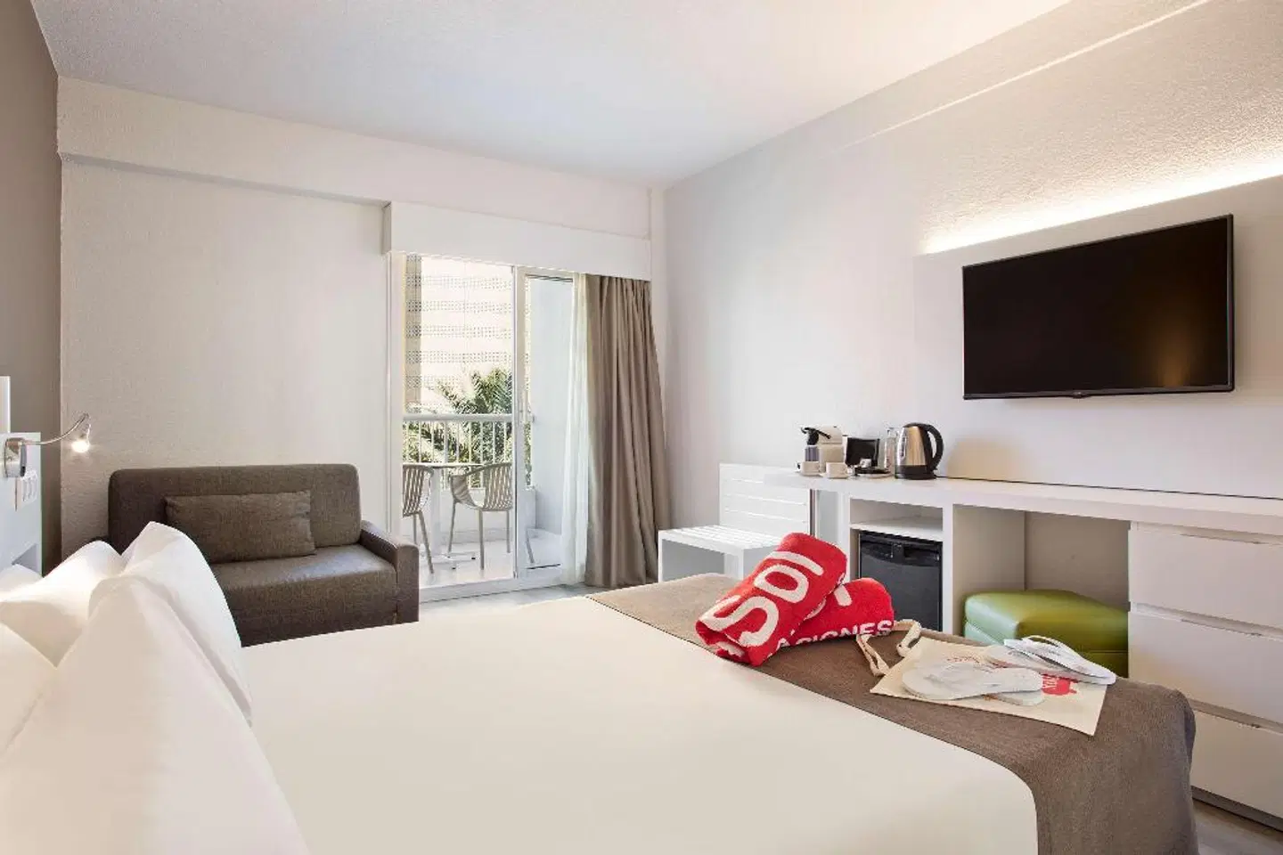 Sol Pelicanos Ocas ROOM_EXAMPLE