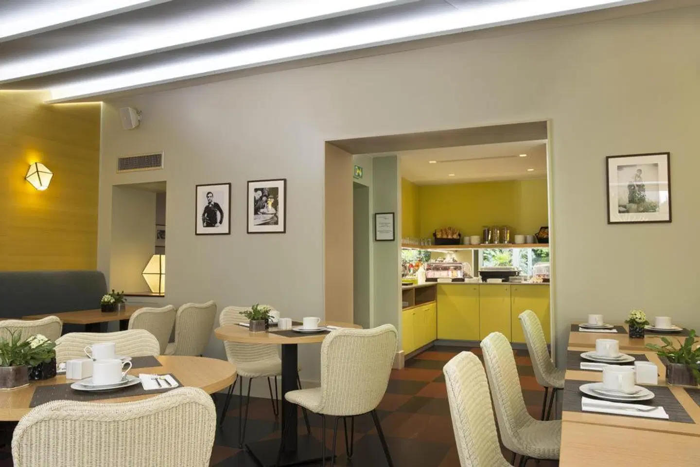 Best Western A La Villa des Artistes Bar