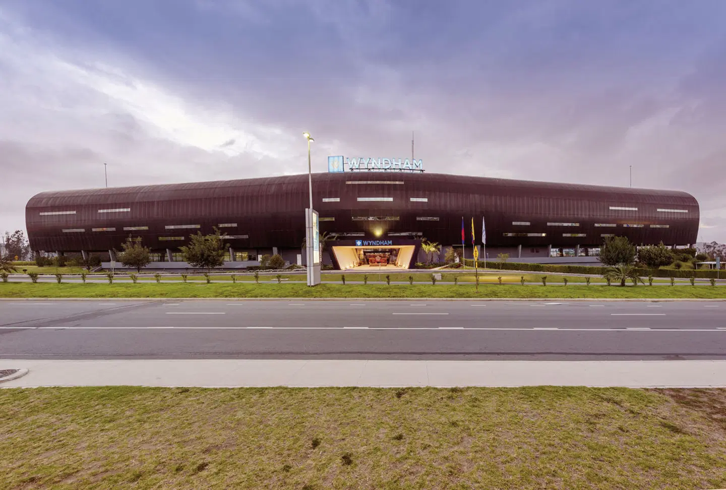 Wyndham Quito Airport EXTERIOR