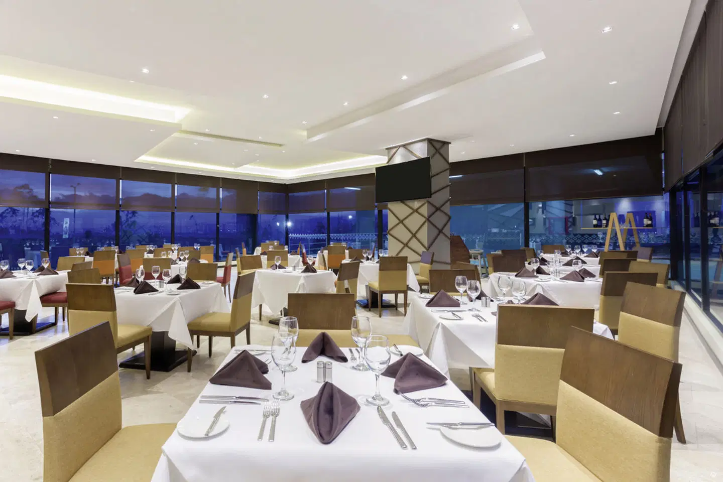 Wyndham Quito Airport Restaurant