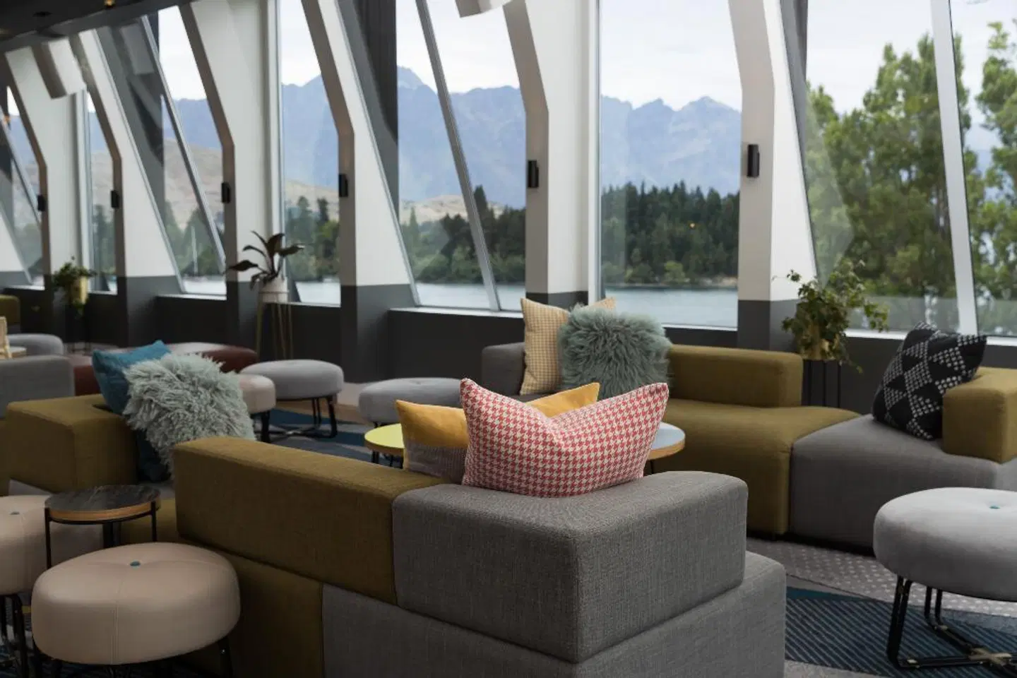 QT Queenstown LOUNGE_LOBBY