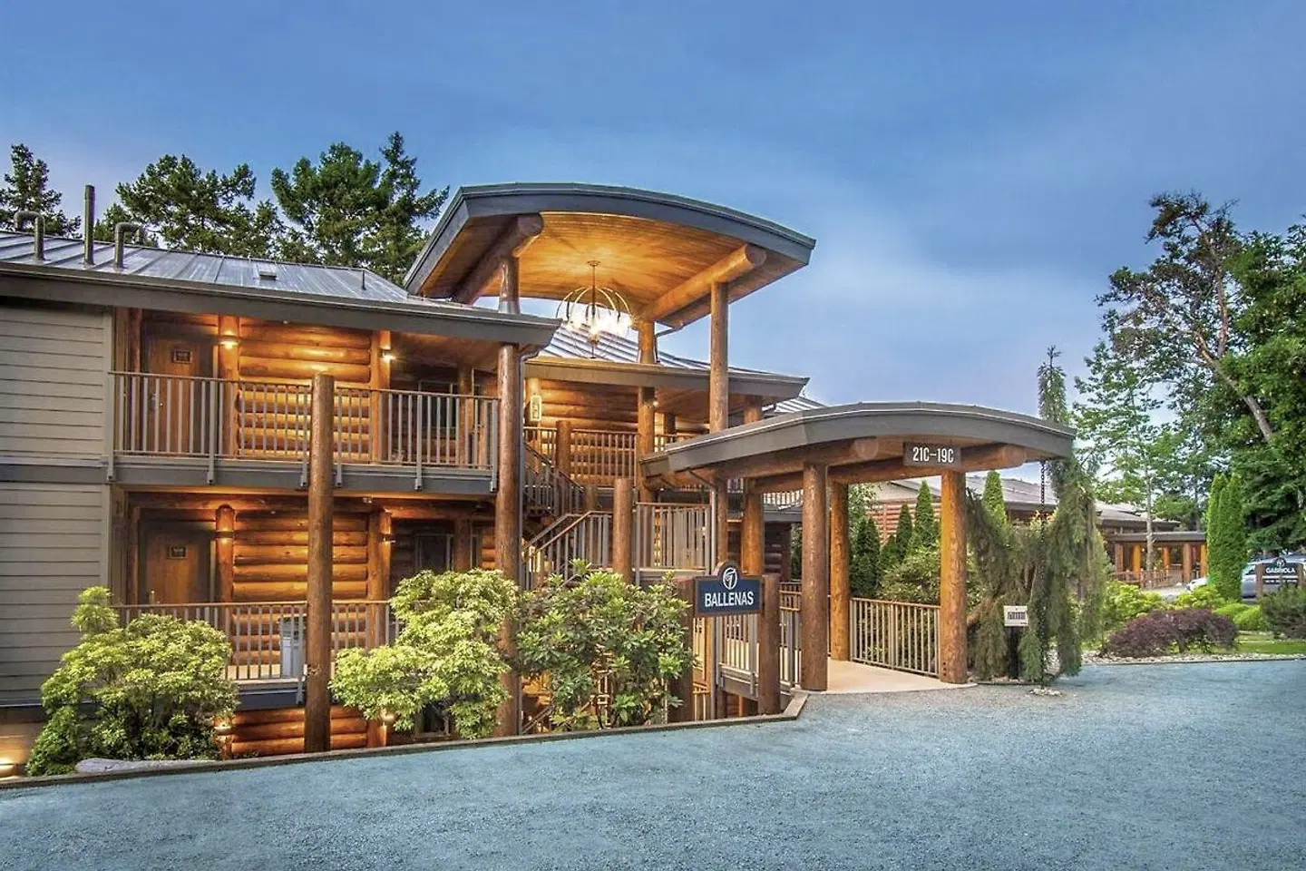 Tigh-Na-Mara Seaside Spa Resort EXTERIOR