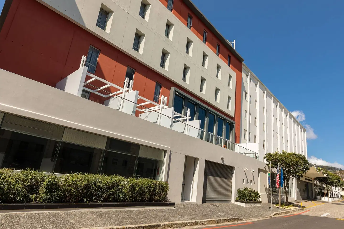 Protea Hotel by Marriott Fire & Ice! Cape Town EXTERIOR