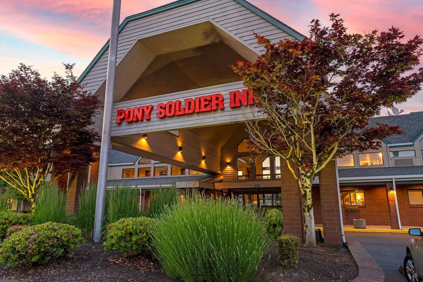 Best Western Pony Soldier Inn - Airport EXTERIOR