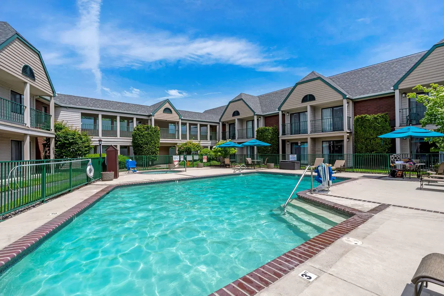 Best Western Pony Soldier Inn - Airport OUTDOOR_POOL