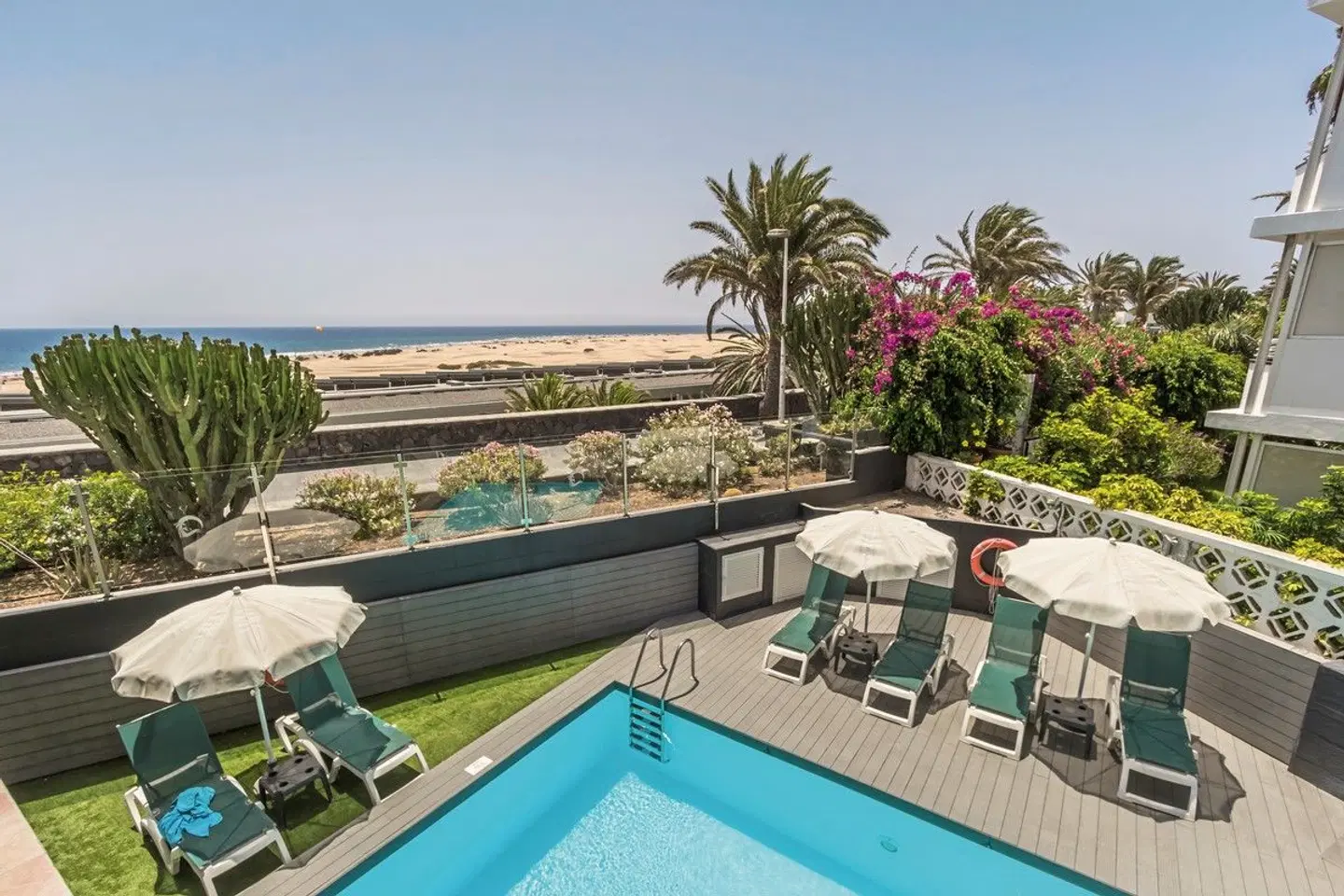 Patricio OUTDOOR_POOL