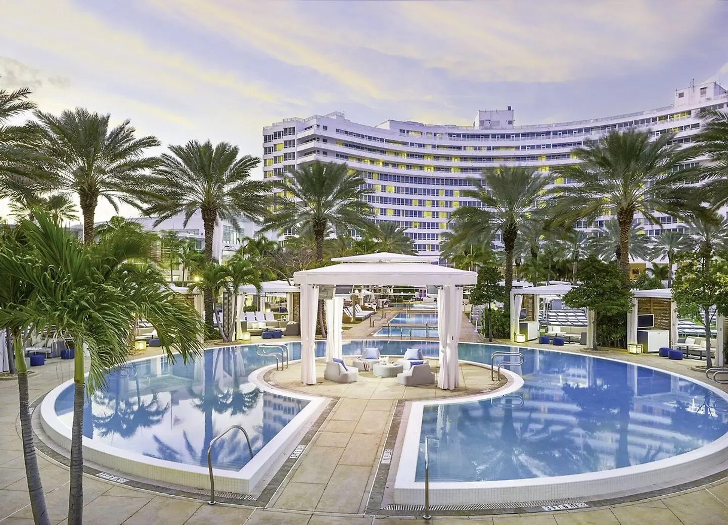 Fontainebleau Miami Beach OUTDOOR_POOL