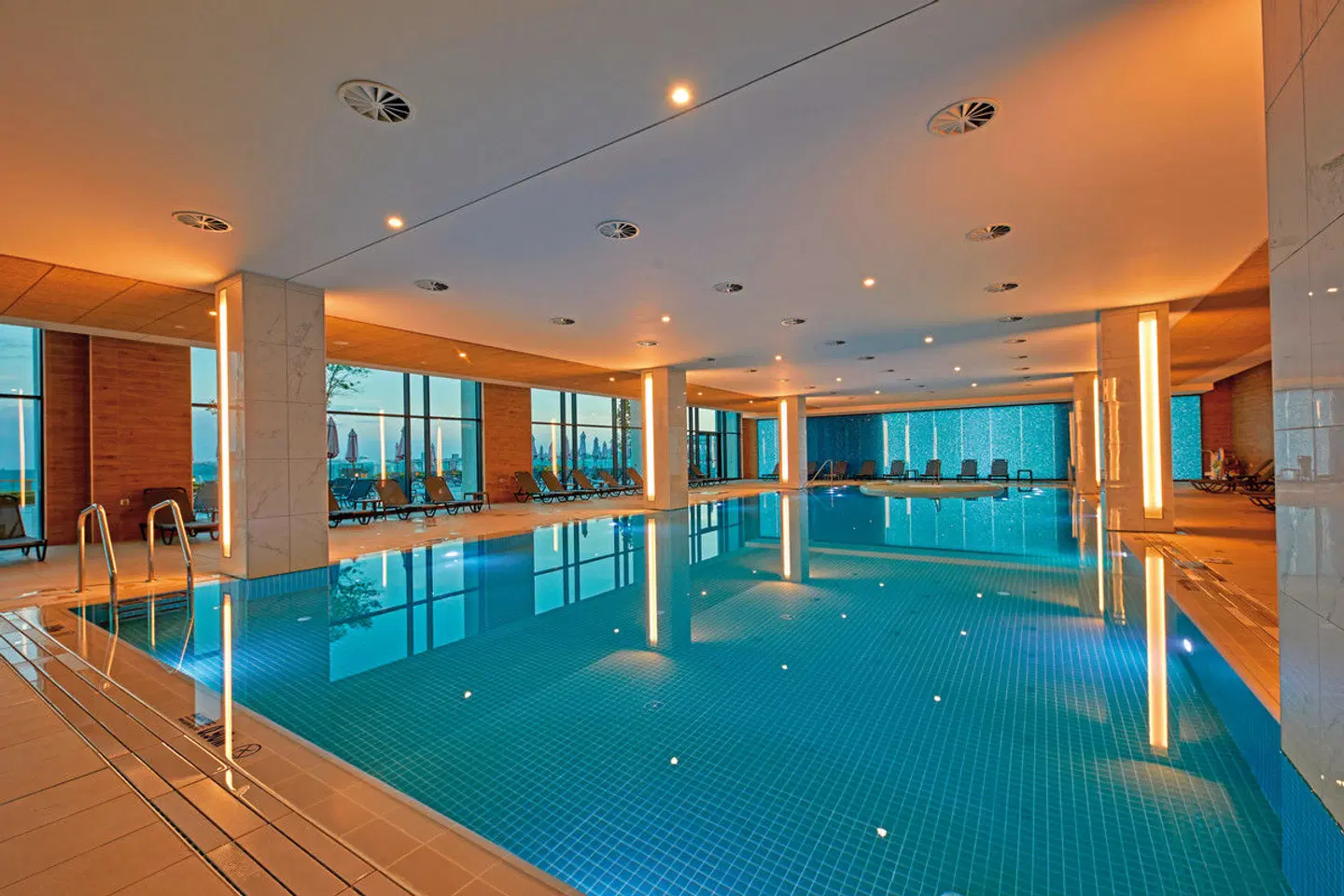 Secrets Sunny Beach Resort & Spa Hallenbad