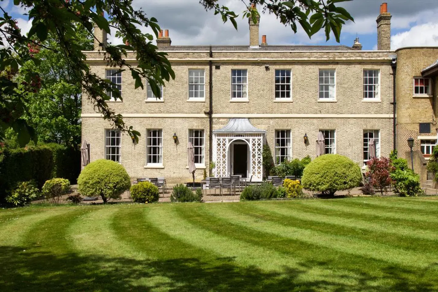 London Chigwell Prince Regent Hotel, BW Signature Collection EXTERIOR