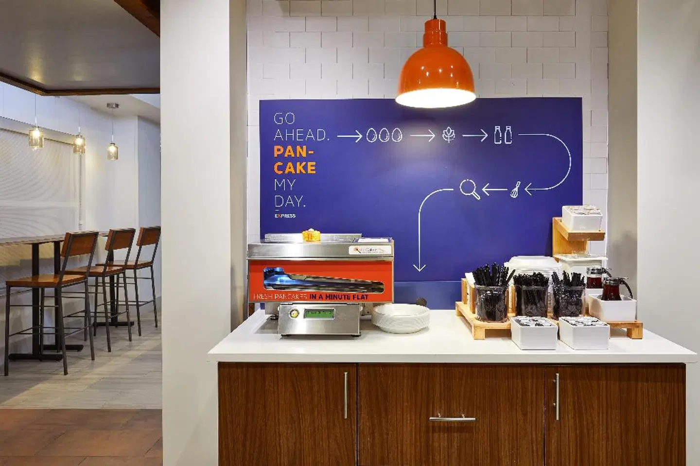 Holiday Inn Express & Suites Orlando International Airport Restaurant