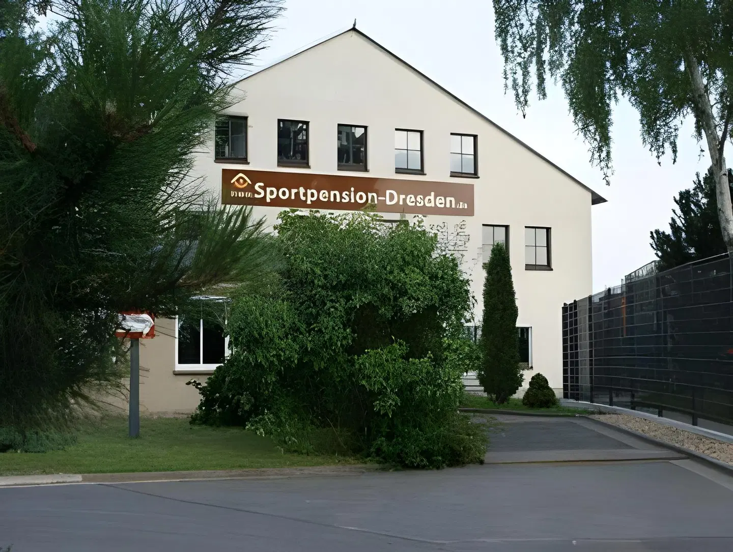 Sportpension Dresden EXTERIOR