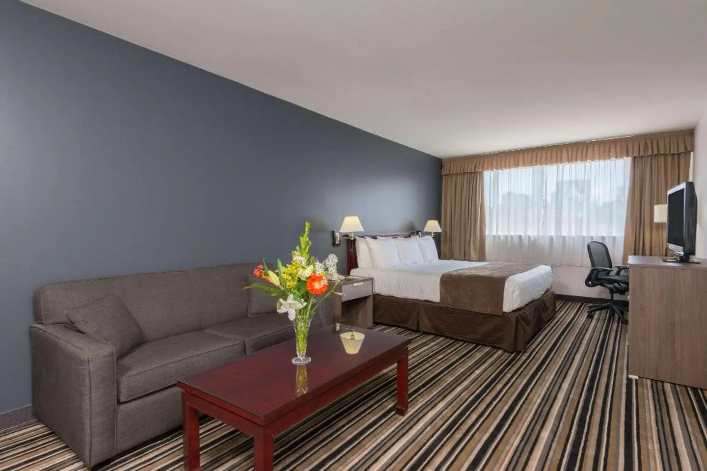 Super 8 by Wyndham Downtown Toronto ROOM_EXAMPLE