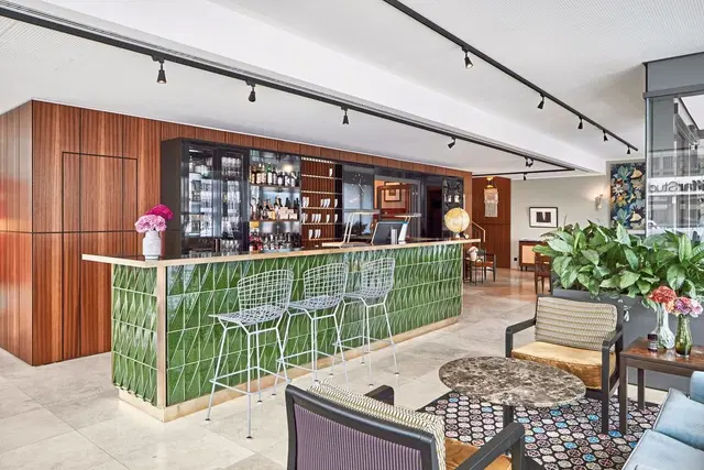 HENRI Hotel Düsseldorf Downtown Bar