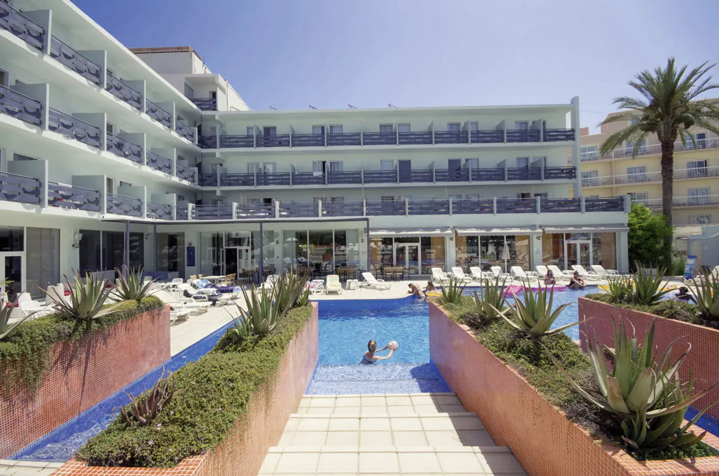 azuLine Pacific EXTERIOR