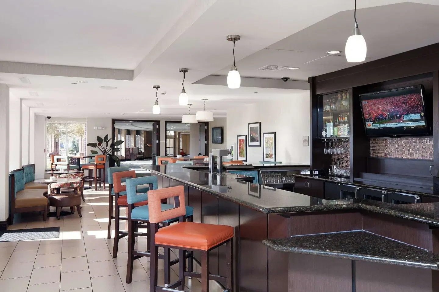 Hilton Garden Inn Fargo Bar