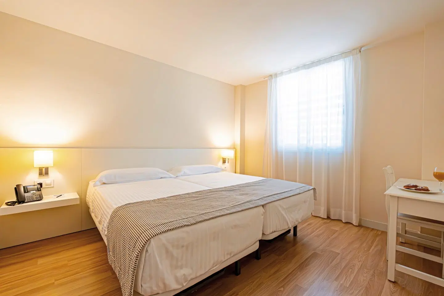 Intelier Rosella ROOM_EXAMPLE