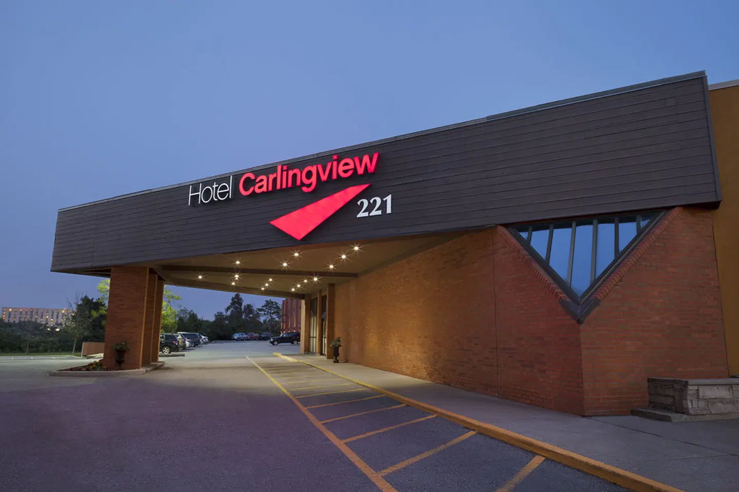 Carlingview Toronto Airport EXTERIOR