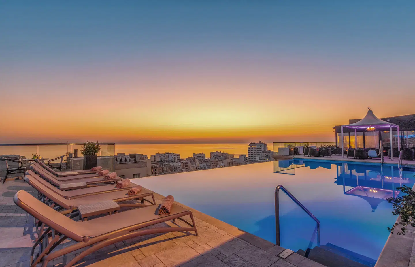 AX The Palace OUTDOOR_POOL