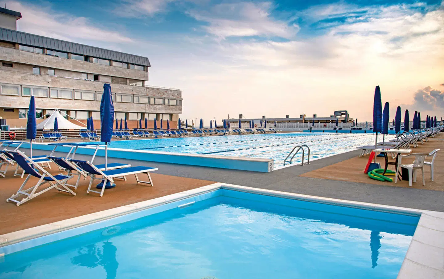 Grand Hotel Continental OUTDOOR_POOL