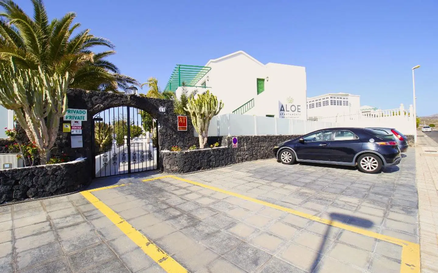 Aloe Apartments EXTERIOR