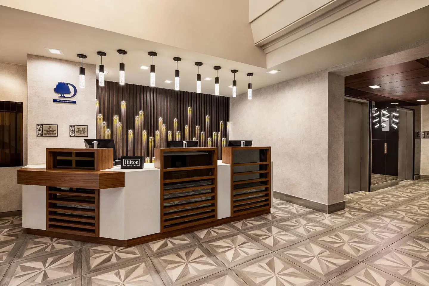 DoubleTree by Hilton New York Midtown Fifth Ave LOUNGE_LOBBY