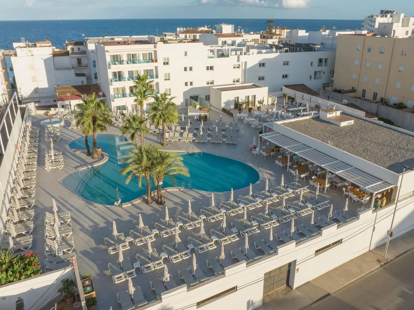 Hotel Cala Bona OUTDOOR_POOL