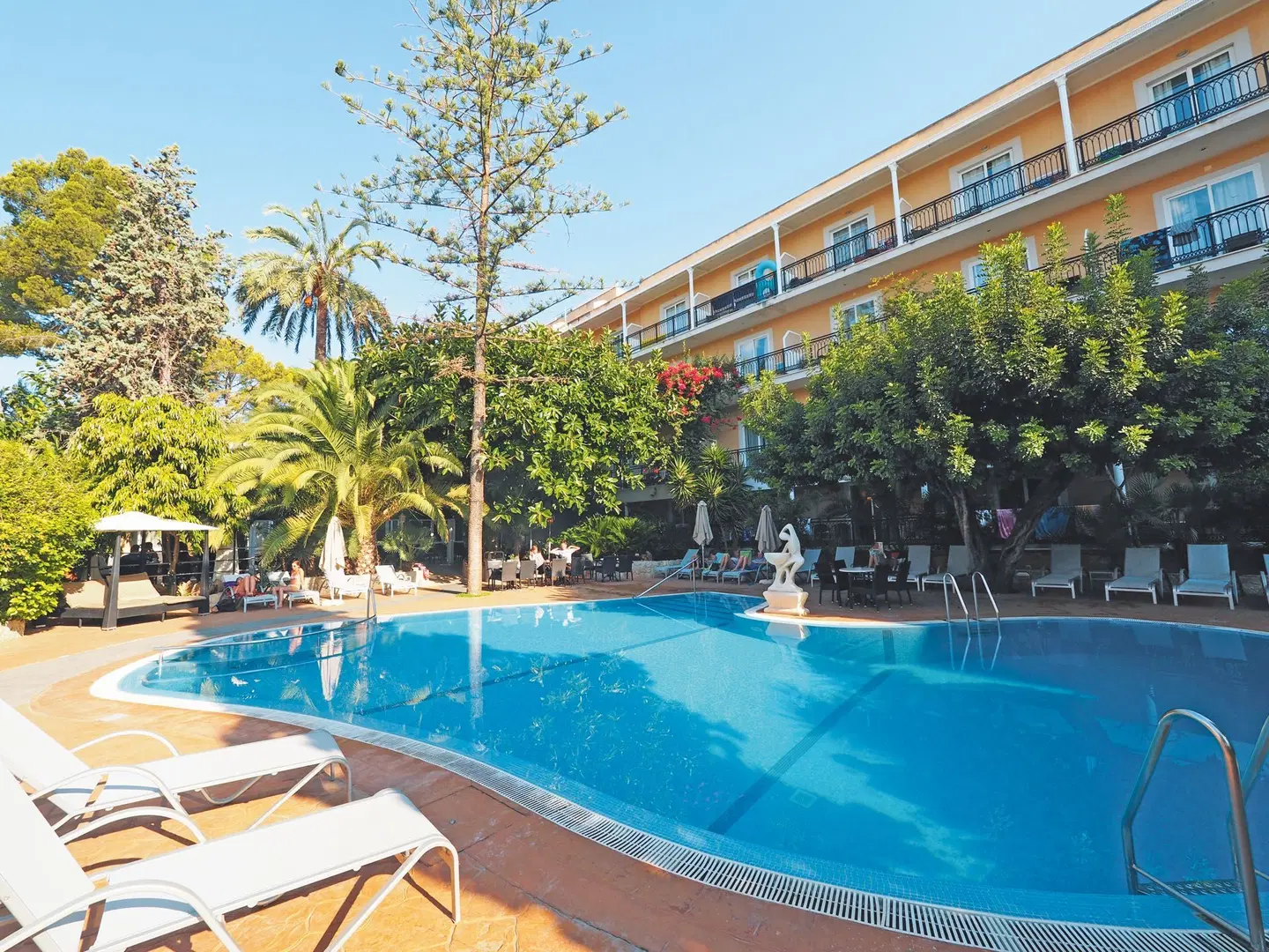 Morlans Garden OUTDOOR_POOL