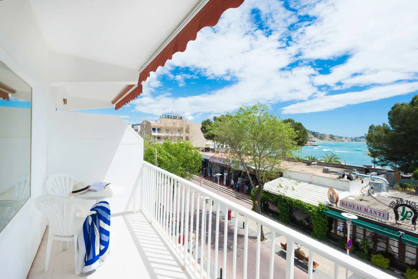 Neptuno Paguera Hostal Terrasse