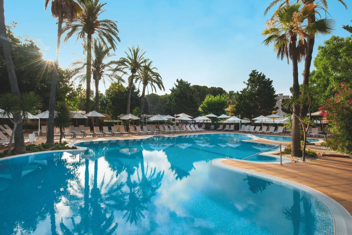 Valentin Reina Paguera OUTDOOR_POOL