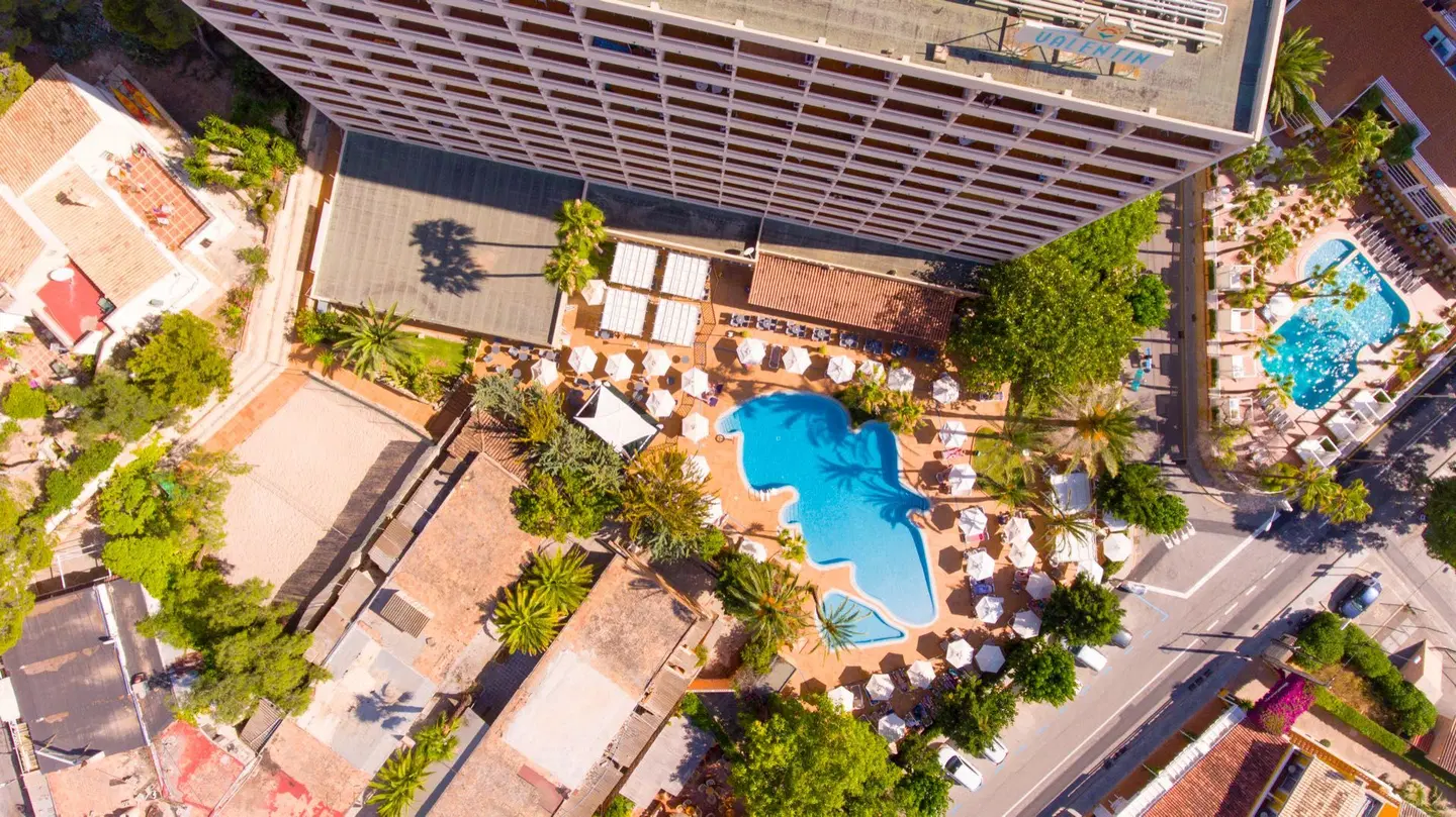 Valentin Reina Paguera OUTDOOR_POOL