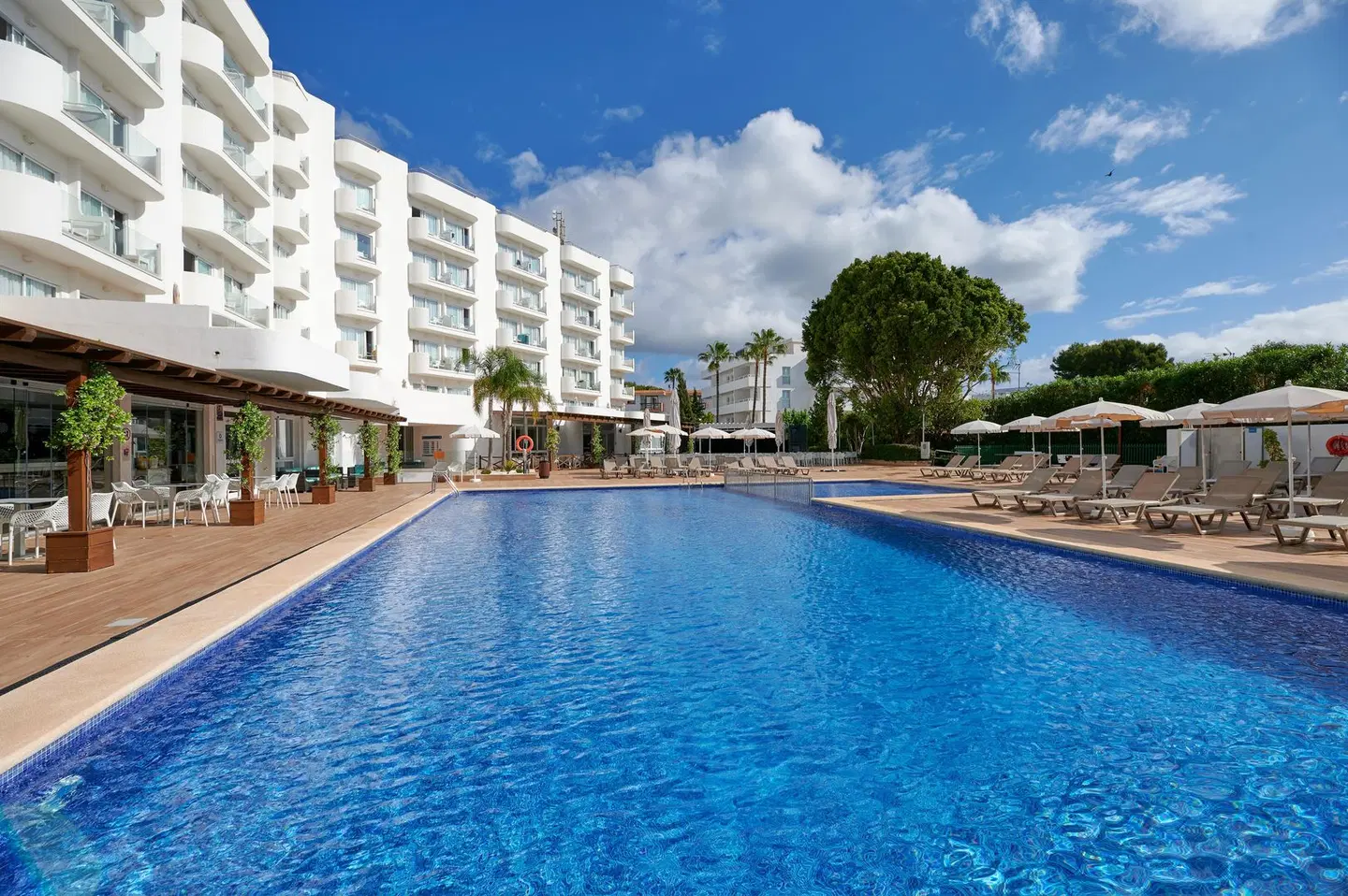 AluaSun Continental Park OUTDOOR_POOL