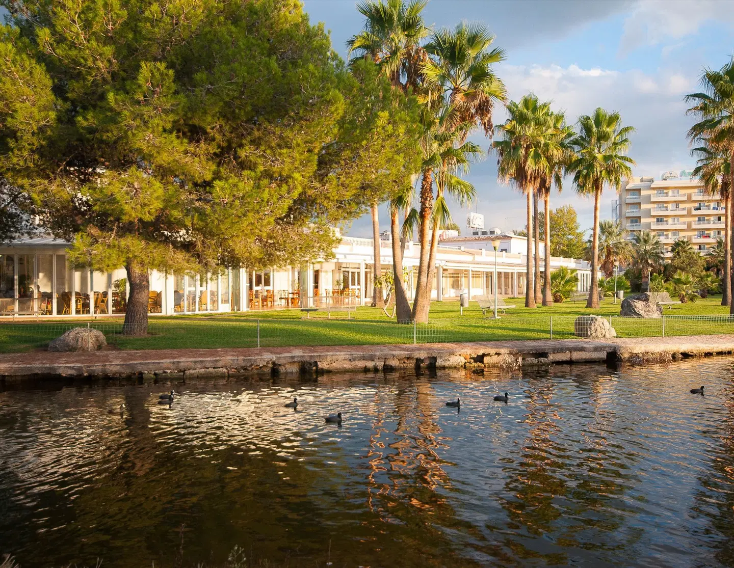 Universal Elisa Garten