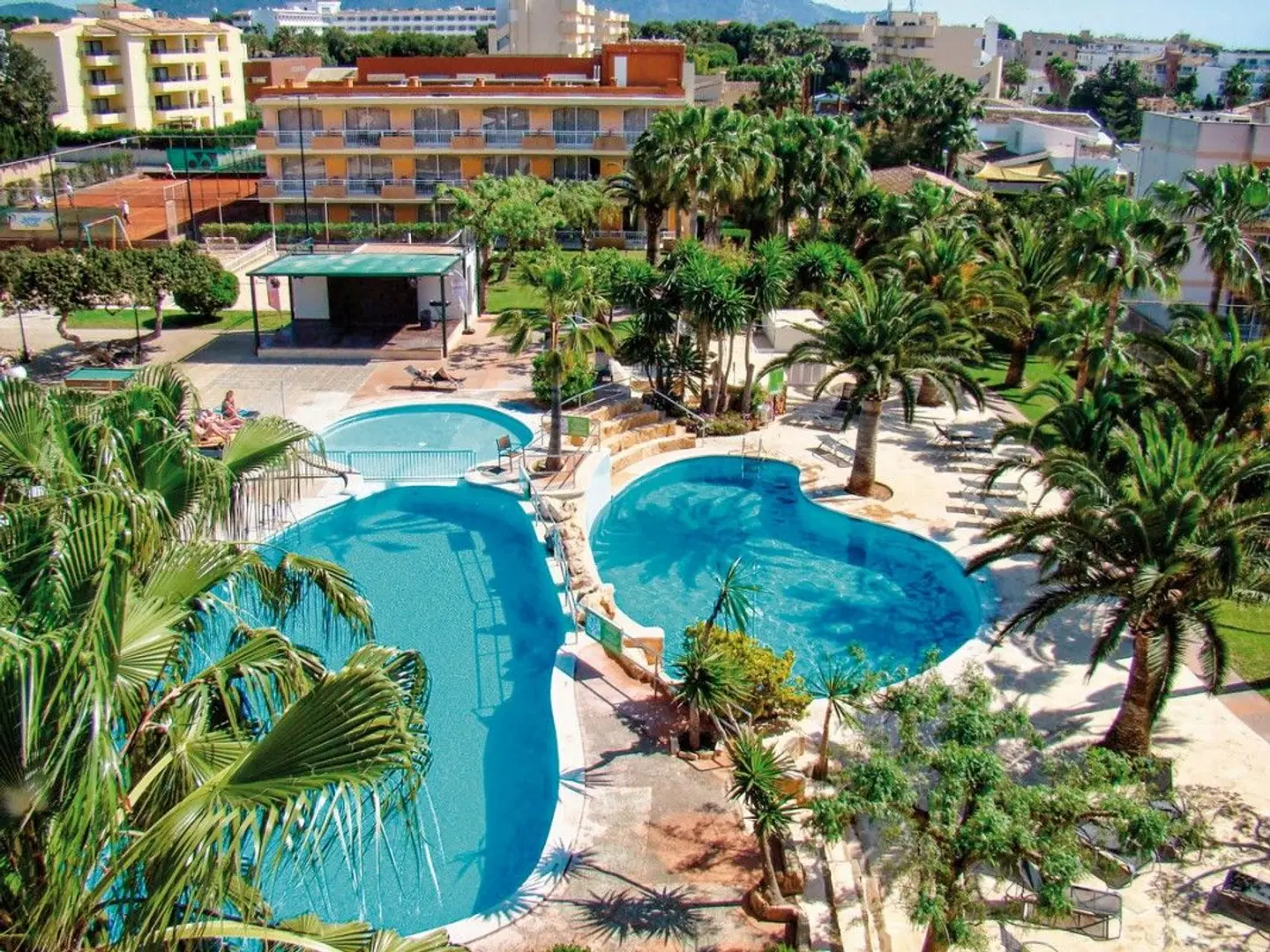 Club Simó Affiliated by Senator OUTDOOR_POOL