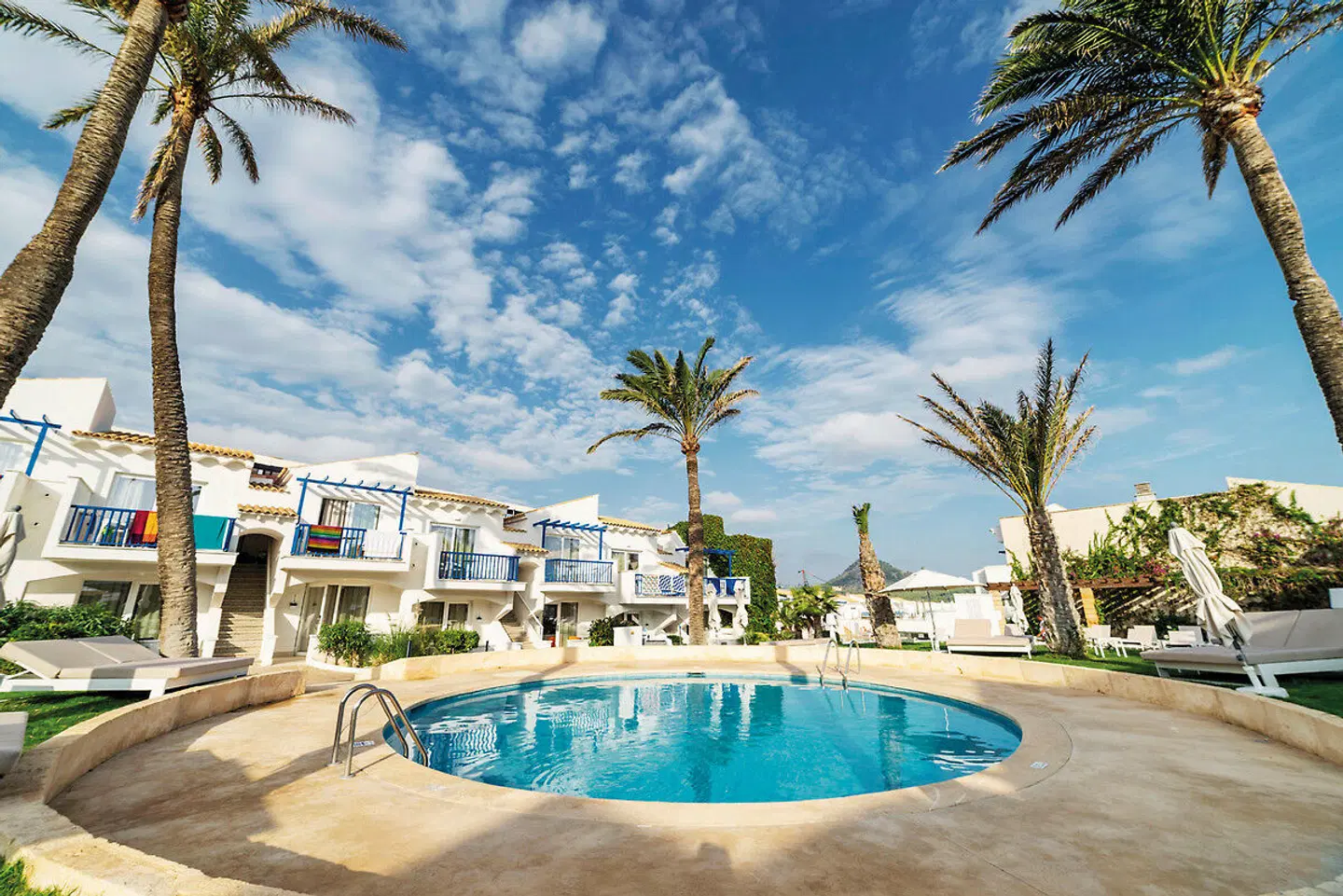 Parque Nereida Suites OUTDOOR_POOL